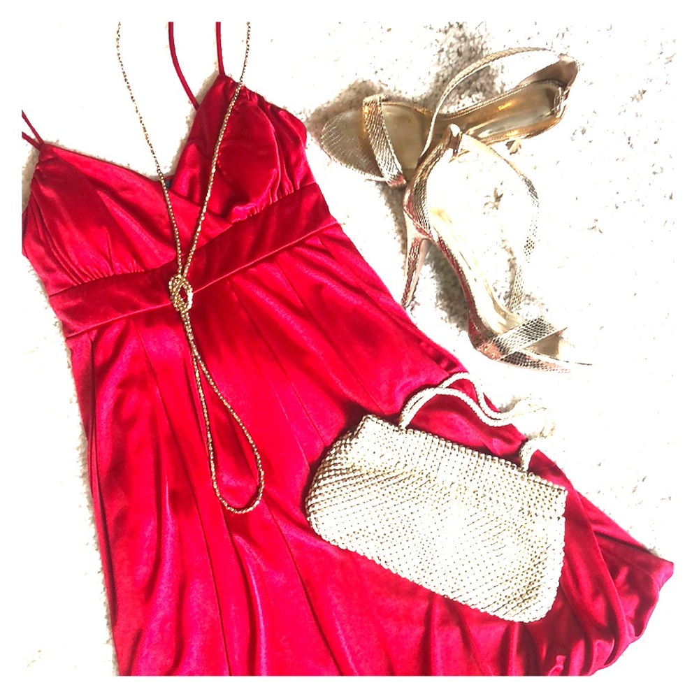Red dress 🔥💃🏼